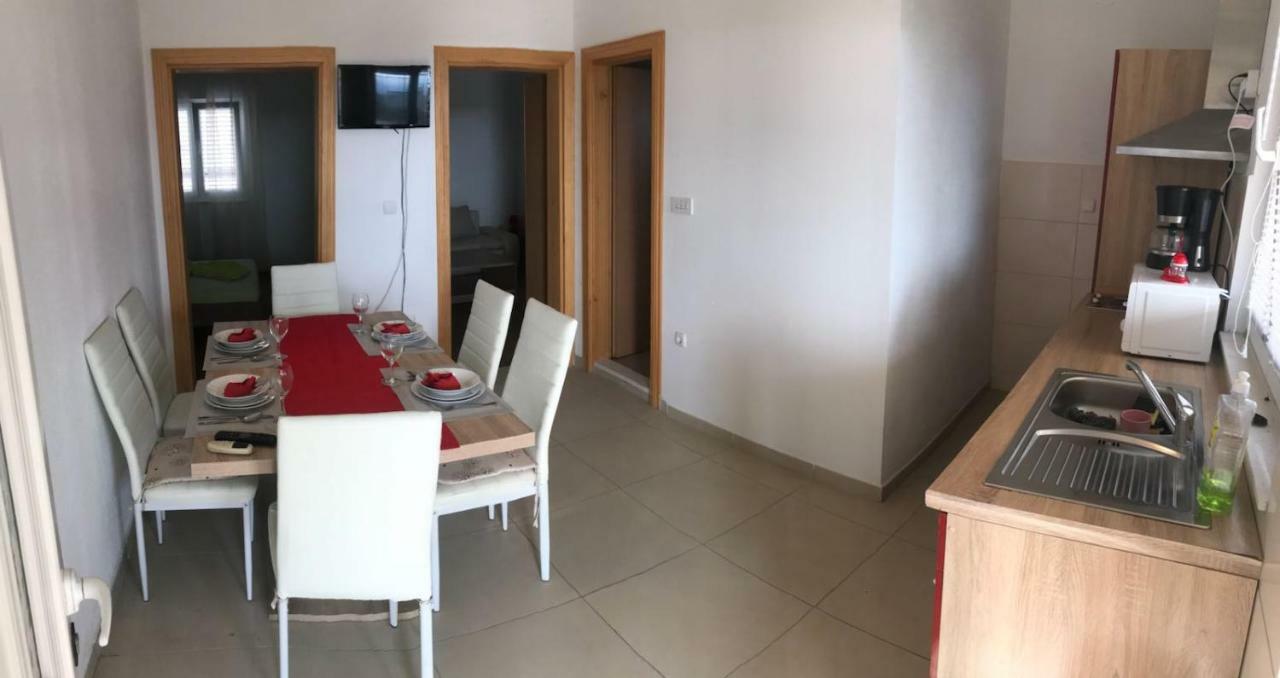Apartmani Kulas Pakoštane Kültér fotó