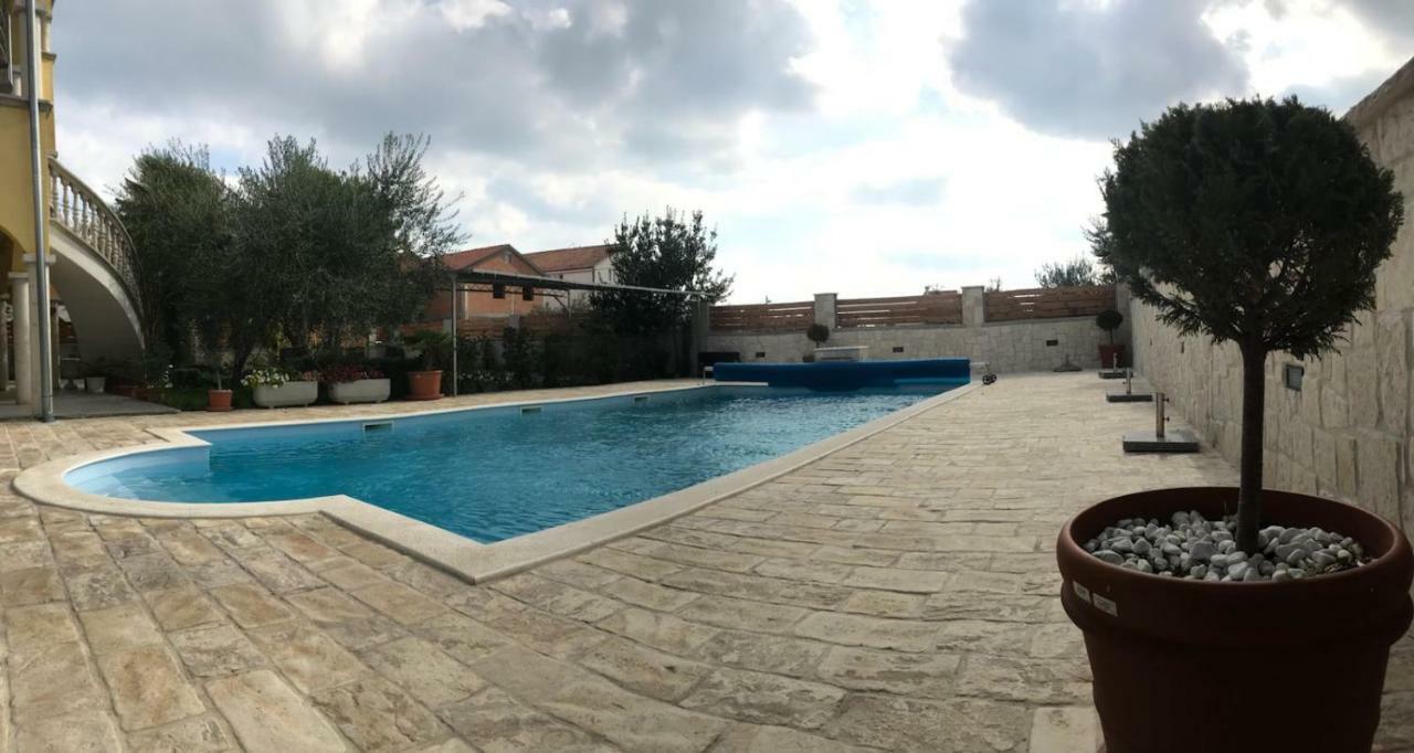 Apartmani Kulas Pakoštane Kültér fotó