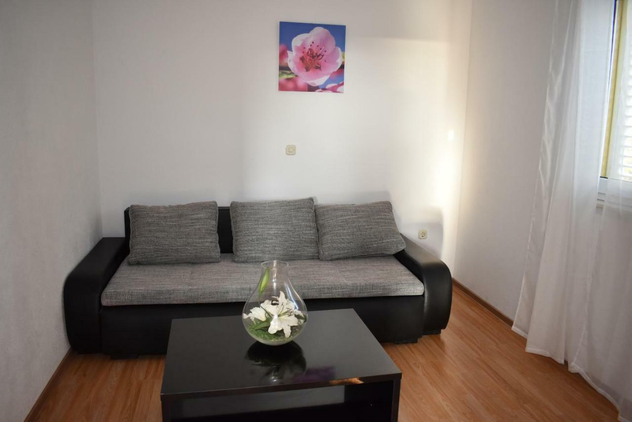 Apartmani Kulas Pakoštane Kültér fotó
