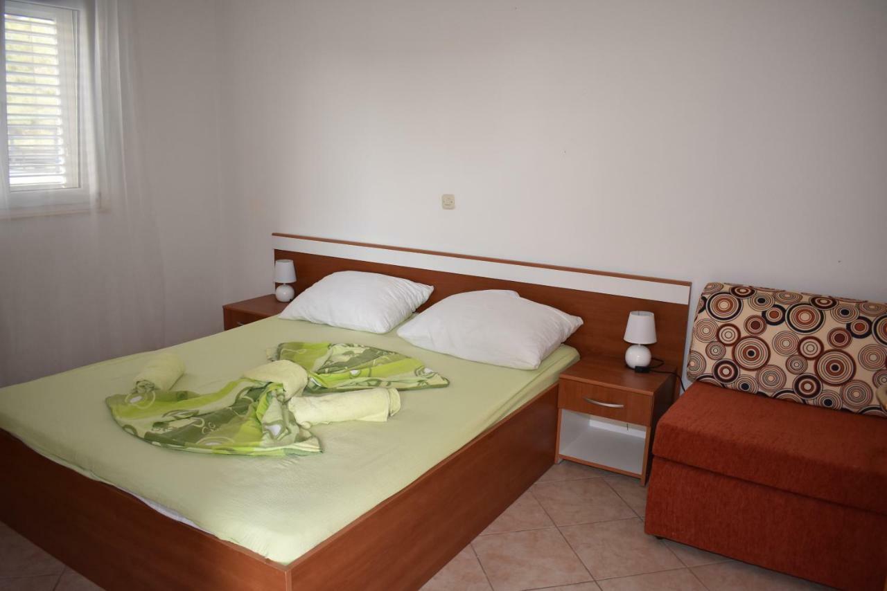 Apartmani Kulas Pakoštane Kültér fotó