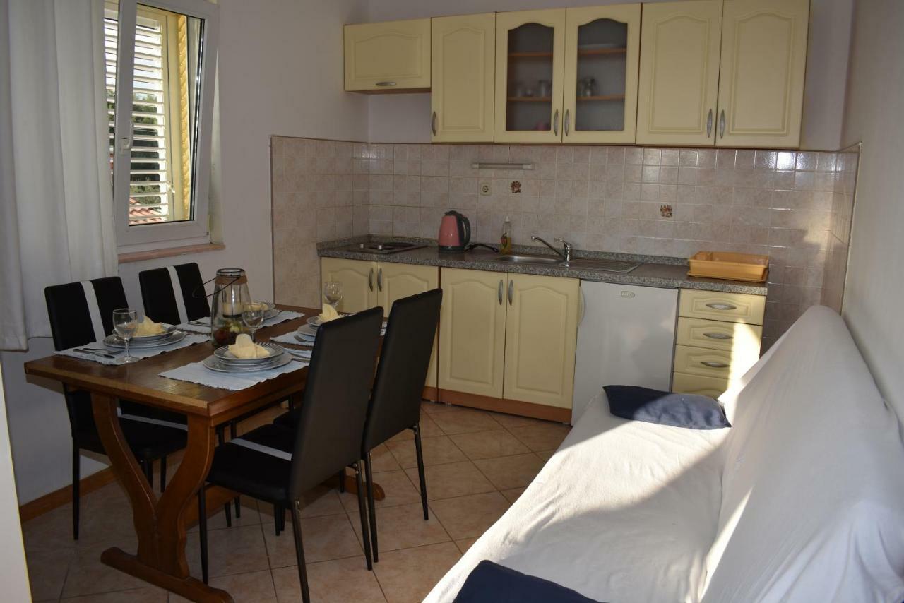 Apartmani Kulas Pakoštane Kültér fotó